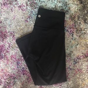 Lululemon Wunder Under 25”